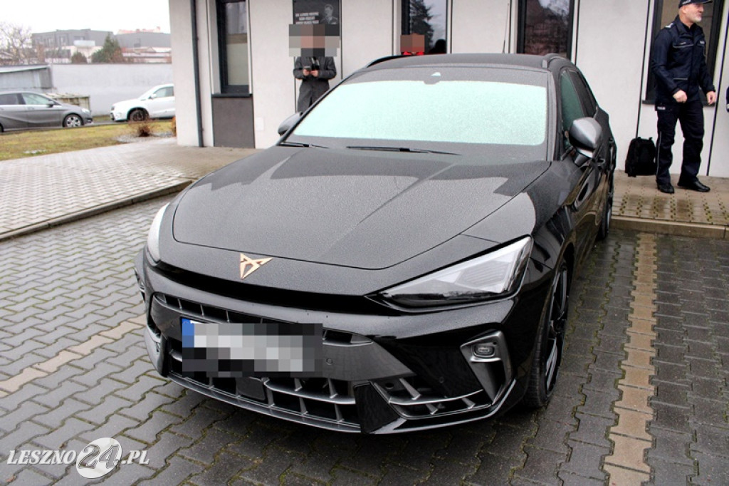 Policja w Lesznie ma nowy samochód