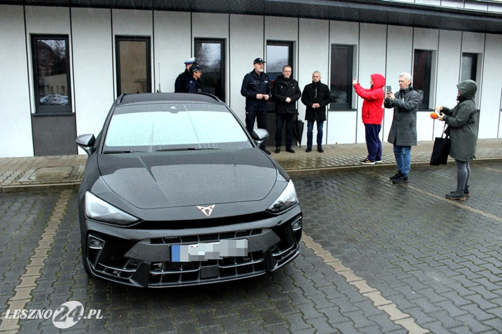 Policja w Lesznie ma nowy samochód