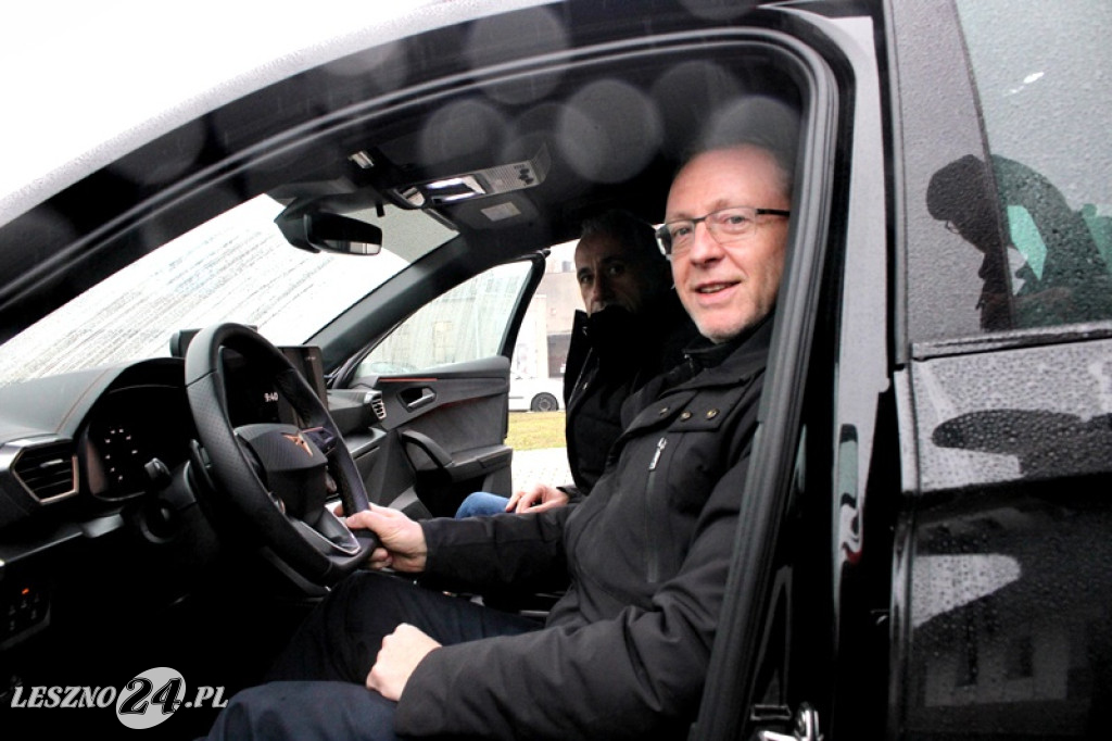 Policja w Lesznie ma nowy samochód