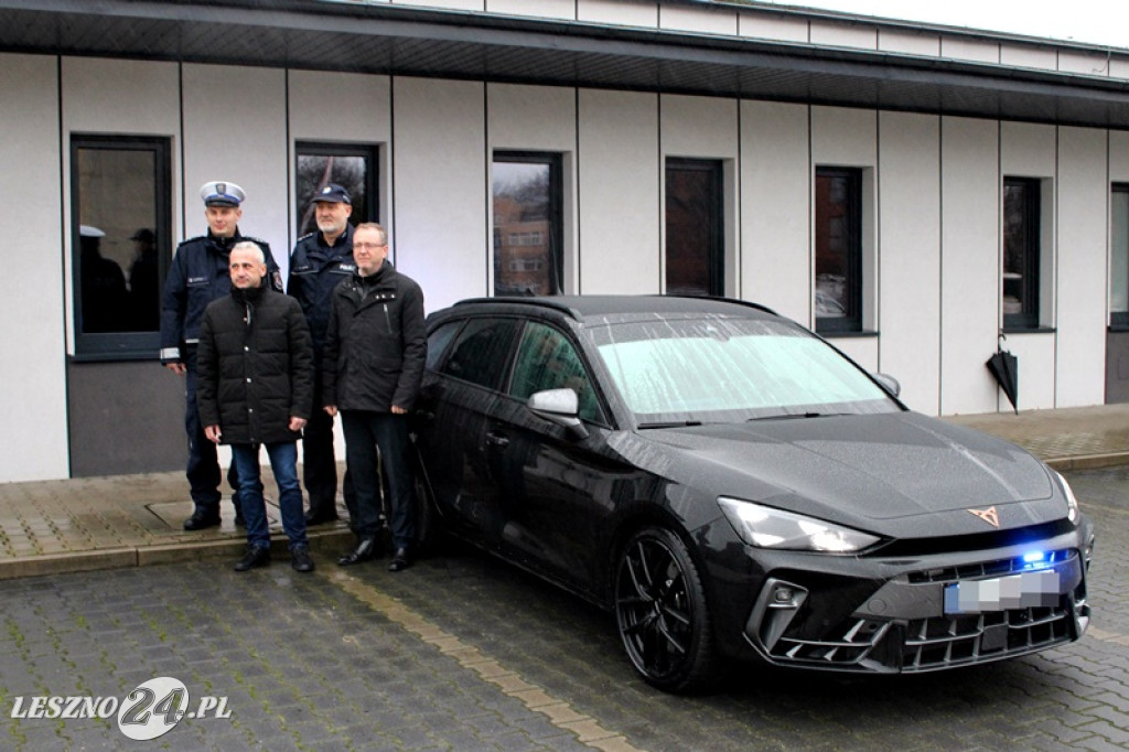 Policja w Lesznie ma nowy samochód
