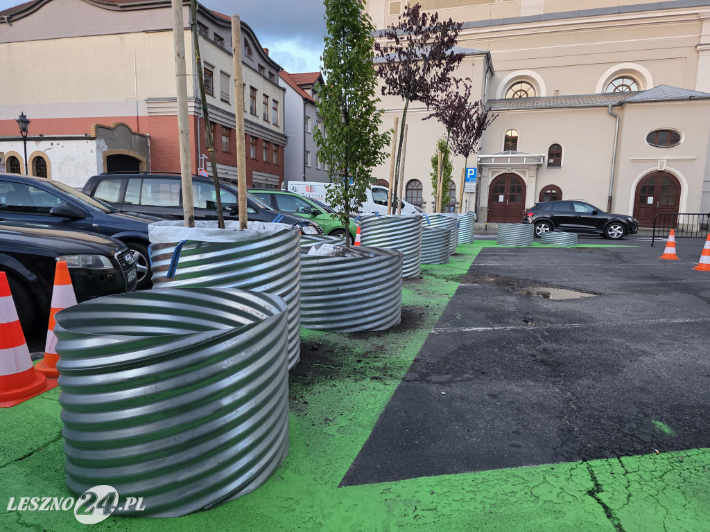 Zmiany na Placu Powstańców w Lesznie