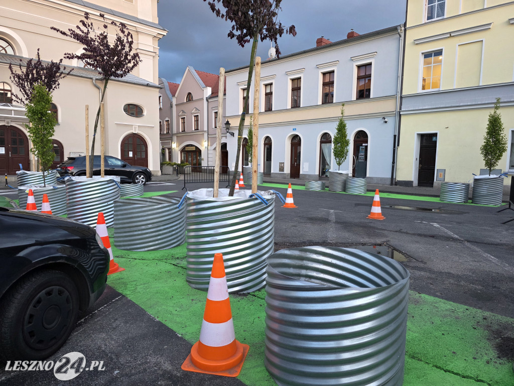 Zmiany na Placu Powstańców w Lesznie