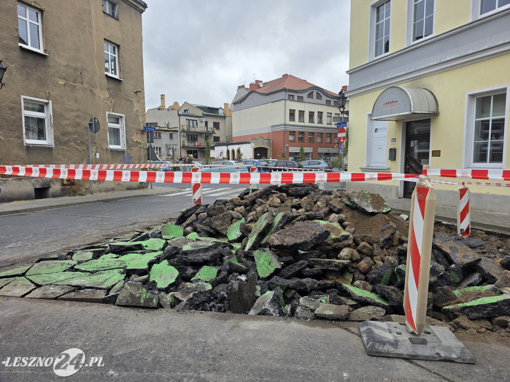 Zmiany na Placu Powstańców w Lesznie