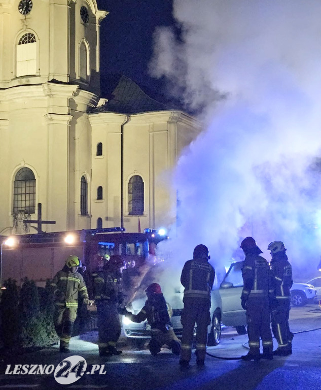 W Rydzynie doszczętnie spalił się samochód