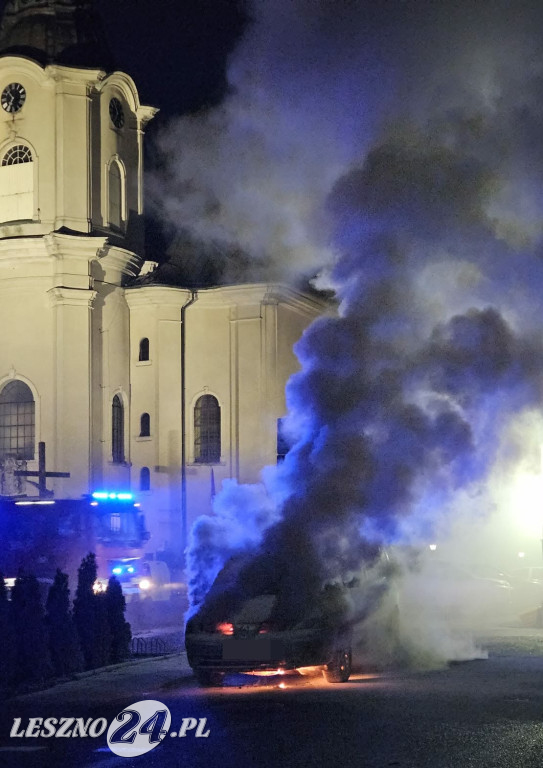 W Rydzynie doszczętnie spalił się samochód