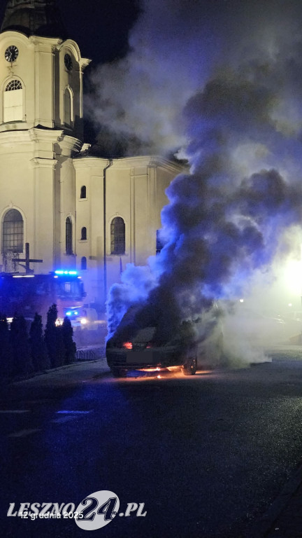W Rydzynie doszczętnie spalił się samochód