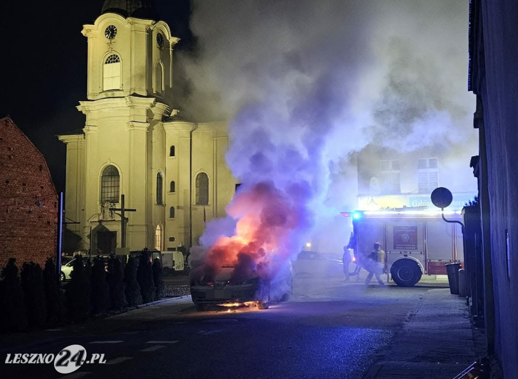 W Rydzynie doszczętnie spalił się samochód
