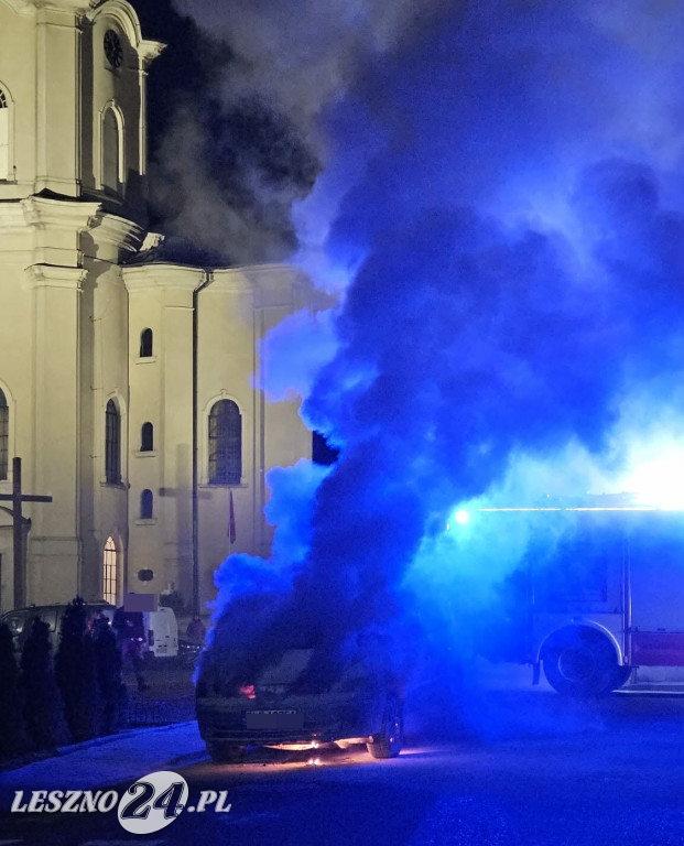 W Rydzynie doszczętnie spalił się samochód