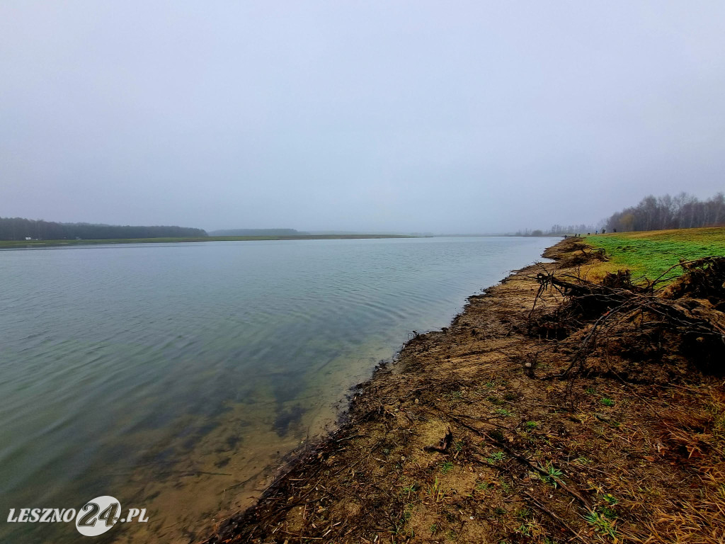 Wędkarze porządkowali zbiornik Rydzyna