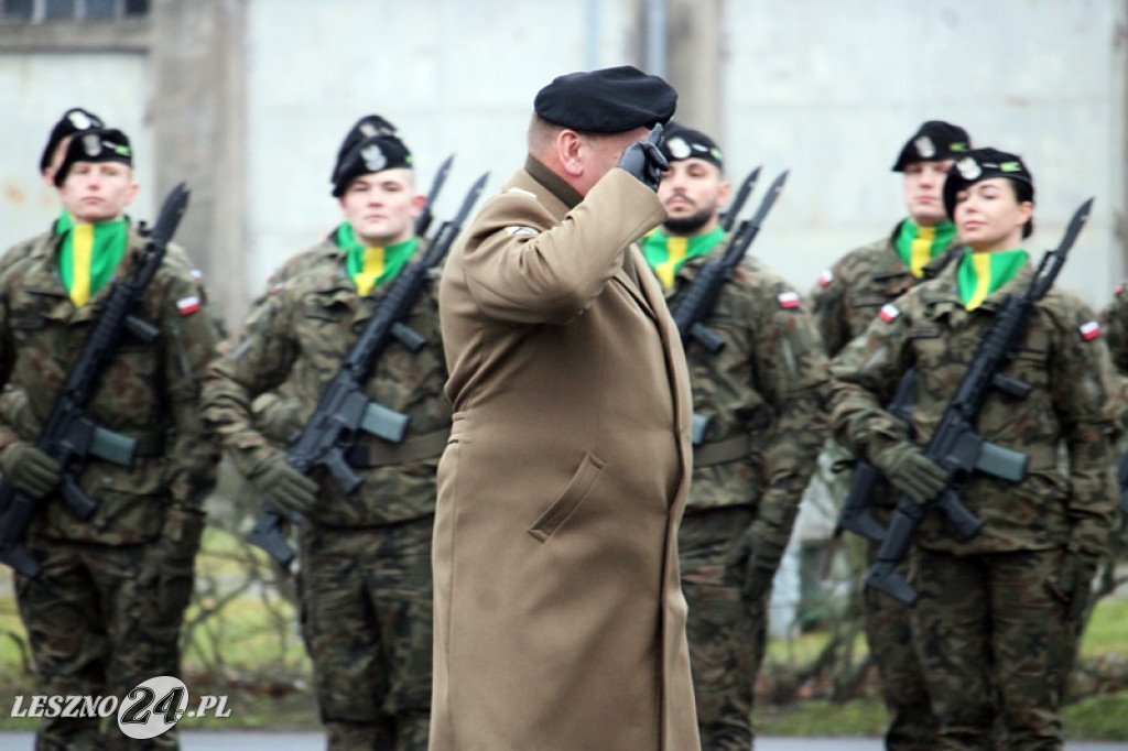 Przysięga żołnierzy dobrowolnej służby w Lesznie