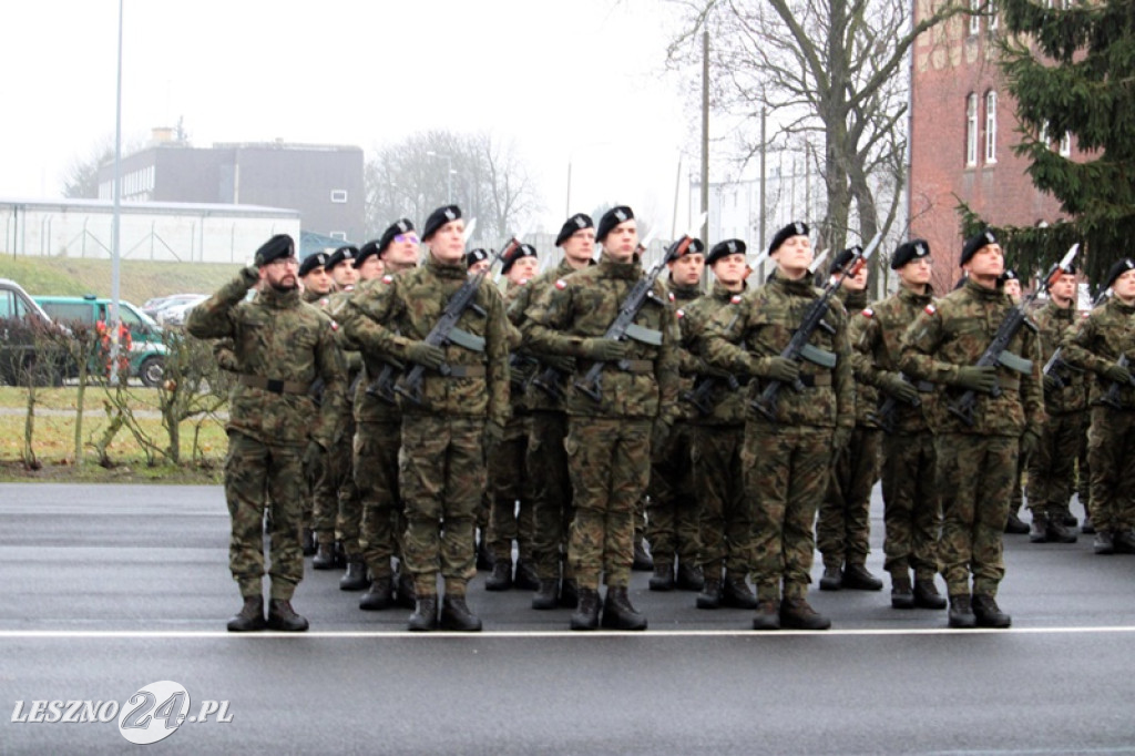 Przysięga żołnierzy dobrowolnej służby w Lesznie