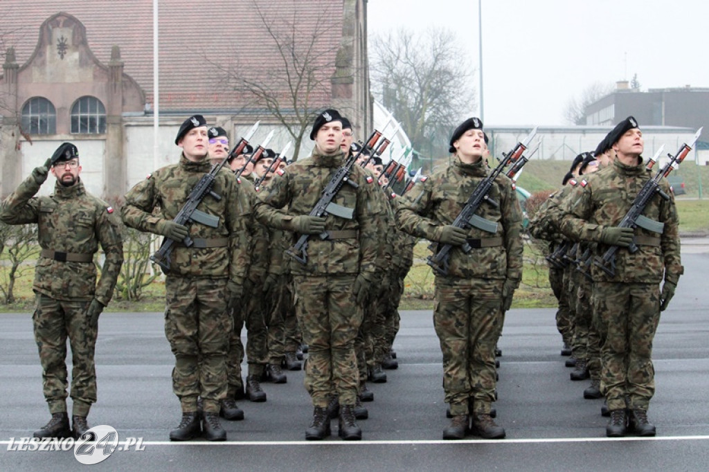 Przysięga żołnierzy dobrowolnej służby w Lesznie