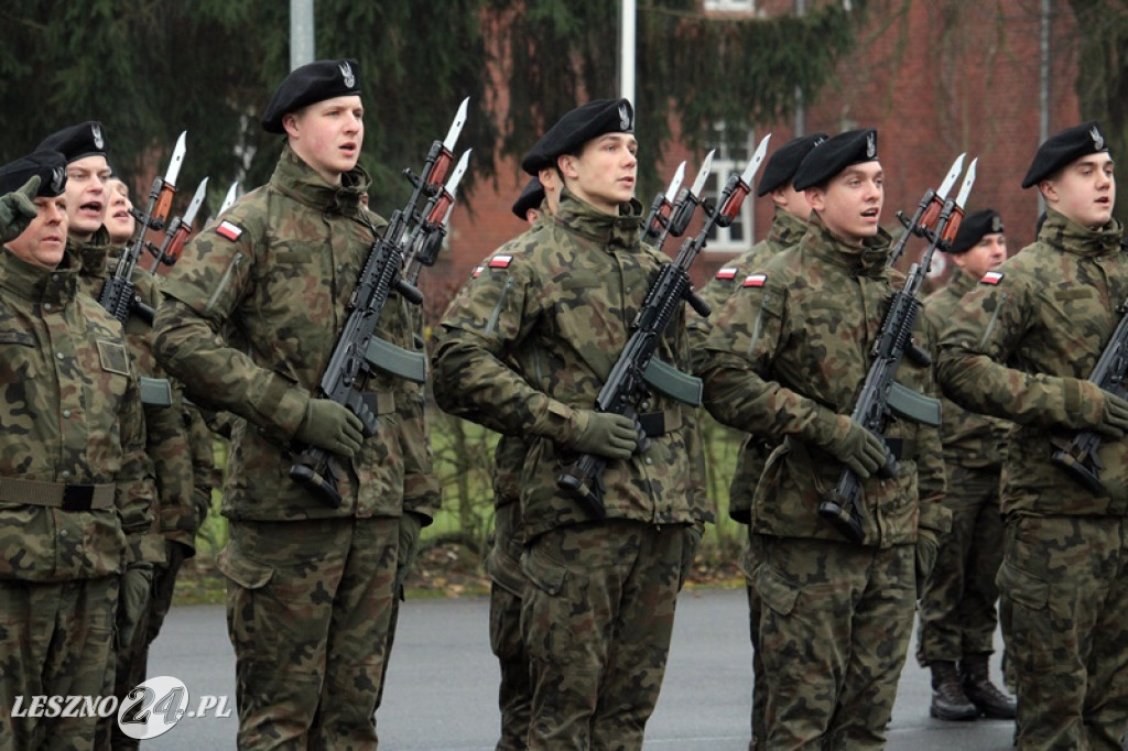 Przysięga żołnierzy dobrowolnej służby w Lesznie