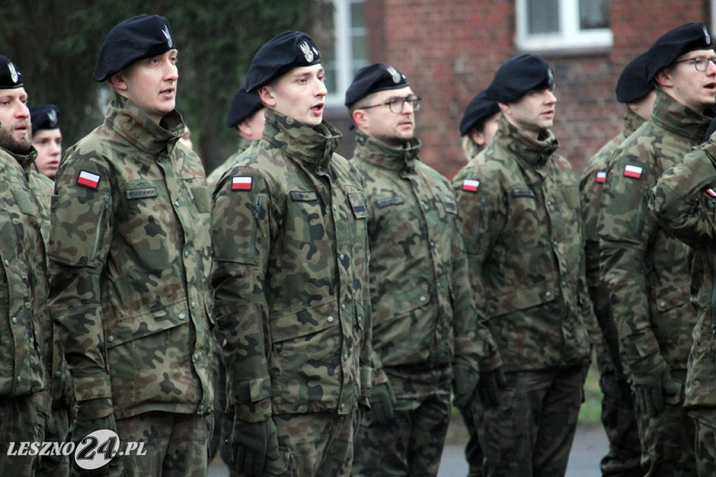 Przysięga żołnierzy dobrowolnej służby w Lesznie