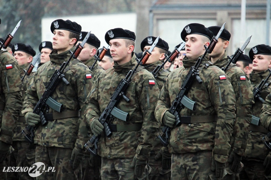 Przysięga żołnierzy dobrowolnej służby w Lesznie