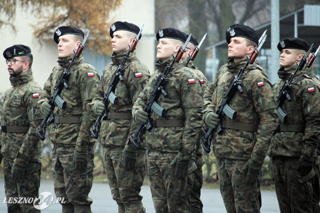 Przysięga żołnierzy dobrowolnej służby w Lesznie