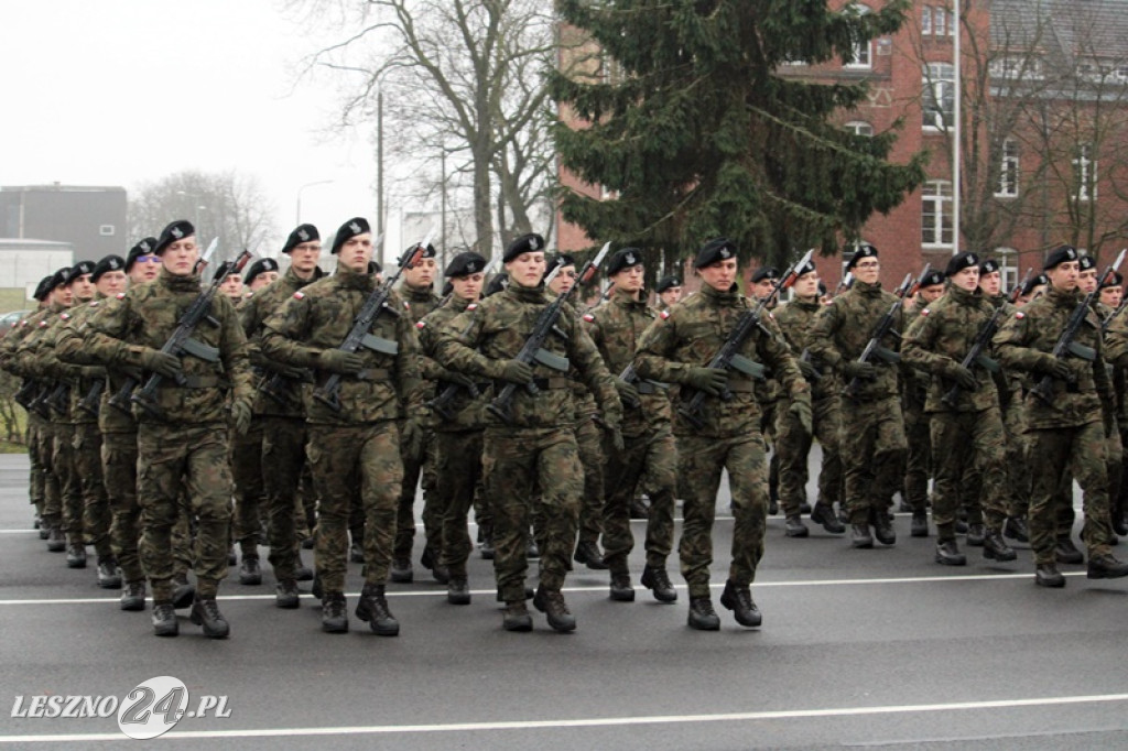 Przysięga żołnierzy dobrowolnej służby w Lesznie