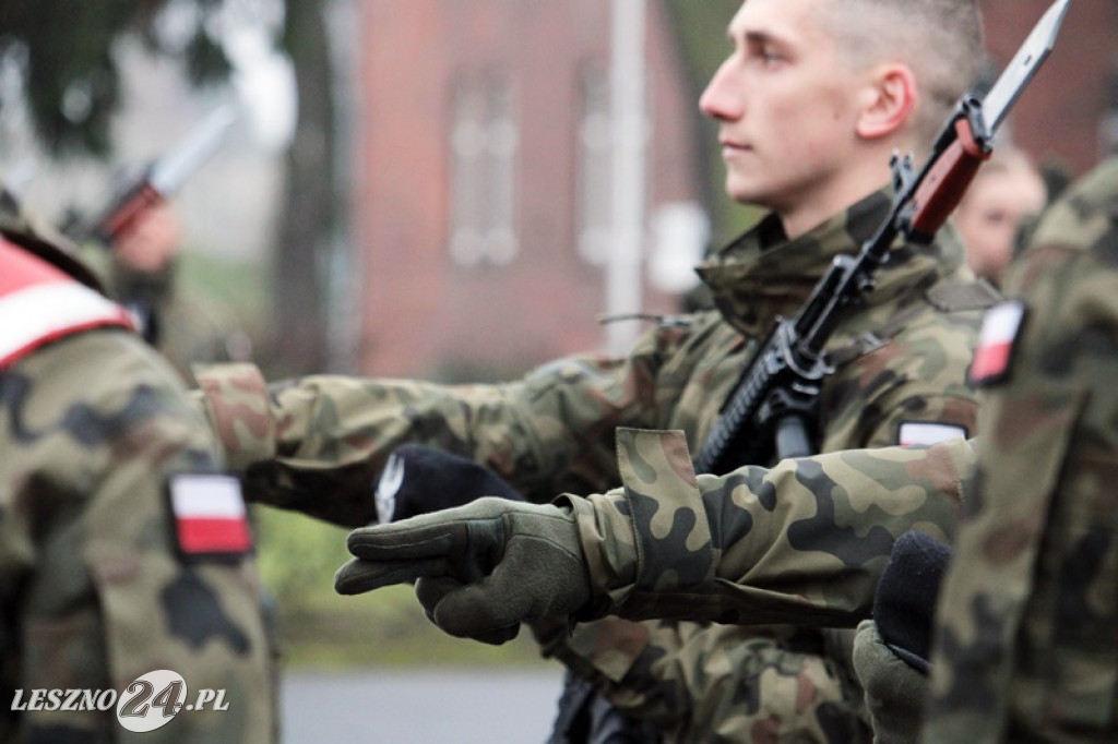 Przysięga żołnierzy dobrowolnej służby w Lesznie