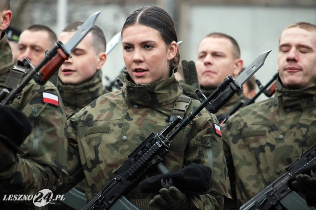 Przysięga żołnierzy dobrowolnej służby w Lesznie