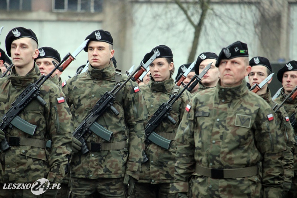 Przysięga żołnierzy dobrowolnej służby w Lesznie