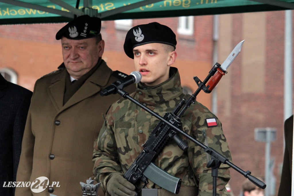 Przysięga żołnierzy dobrowolnej służby w Lesznie