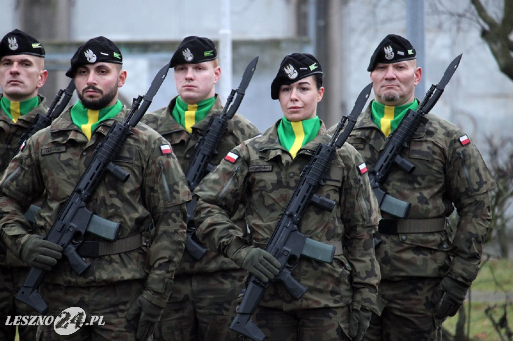 Przysięga żołnierzy dobrowolnej służby w Lesznie