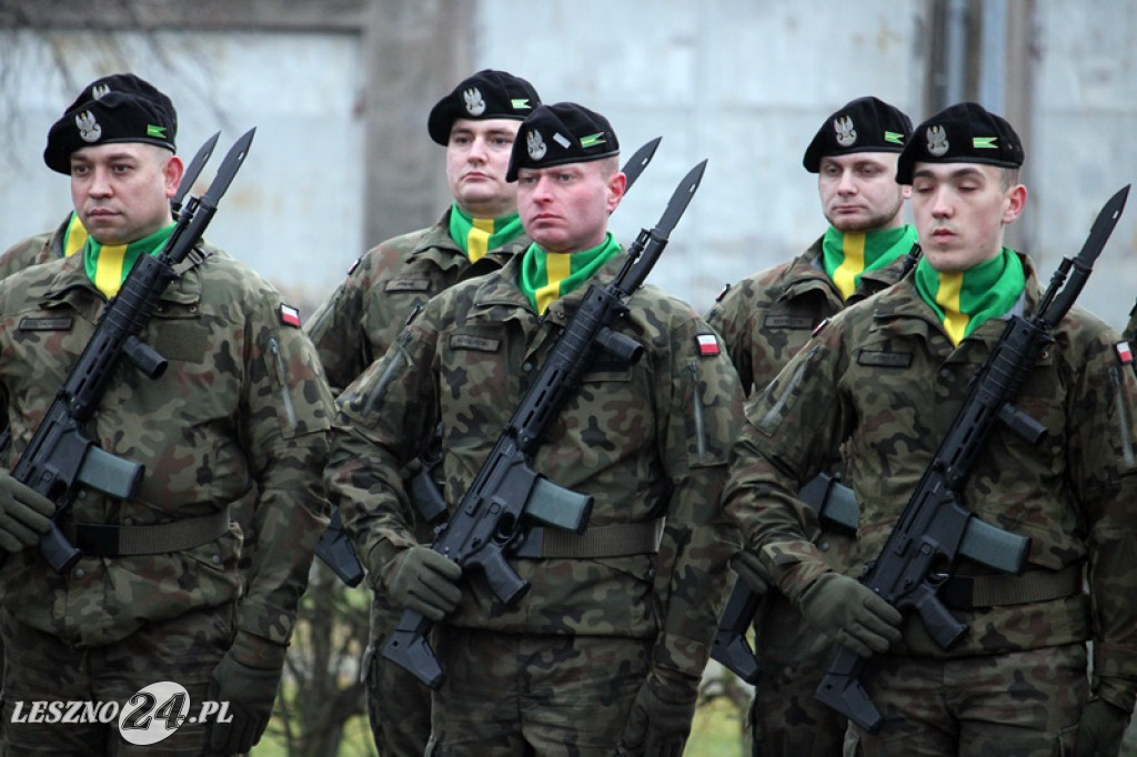 Przysięga żołnierzy dobrowolnej służby w Lesznie