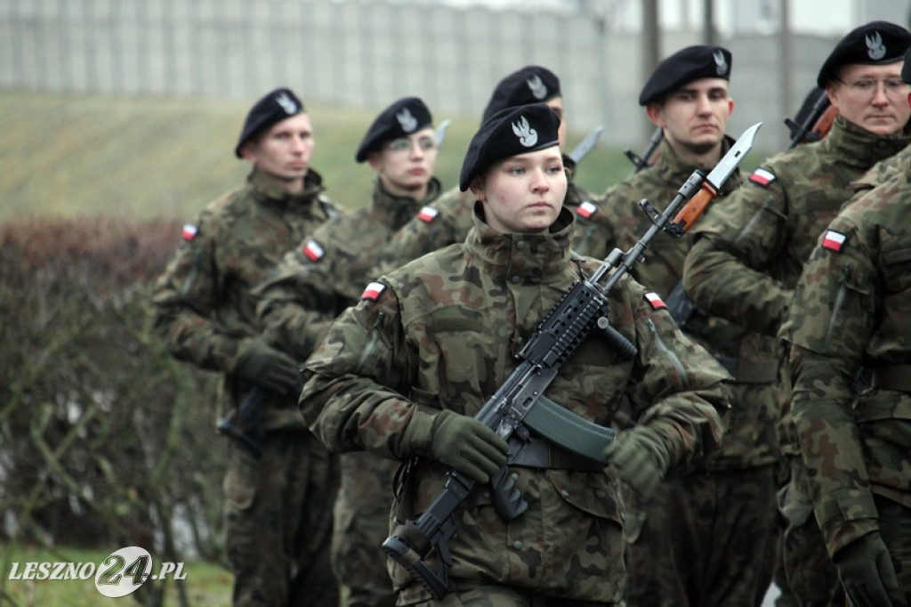 Przysięga żołnierzy dobrowolnej służby w Lesznie