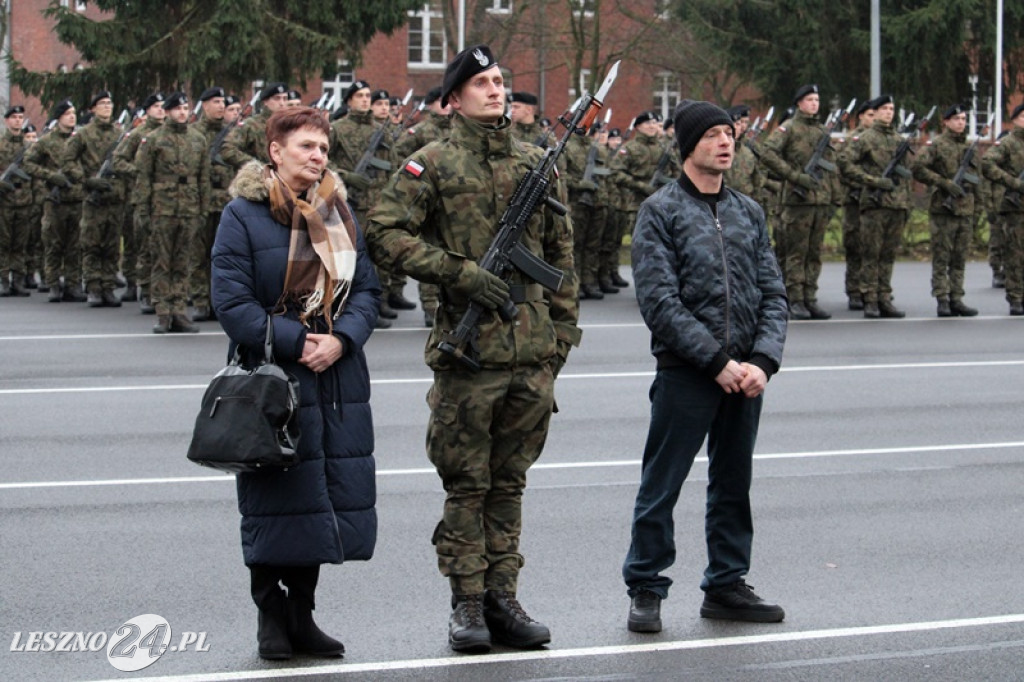 Przysięga żołnierzy dobrowolnej służby w Lesznie