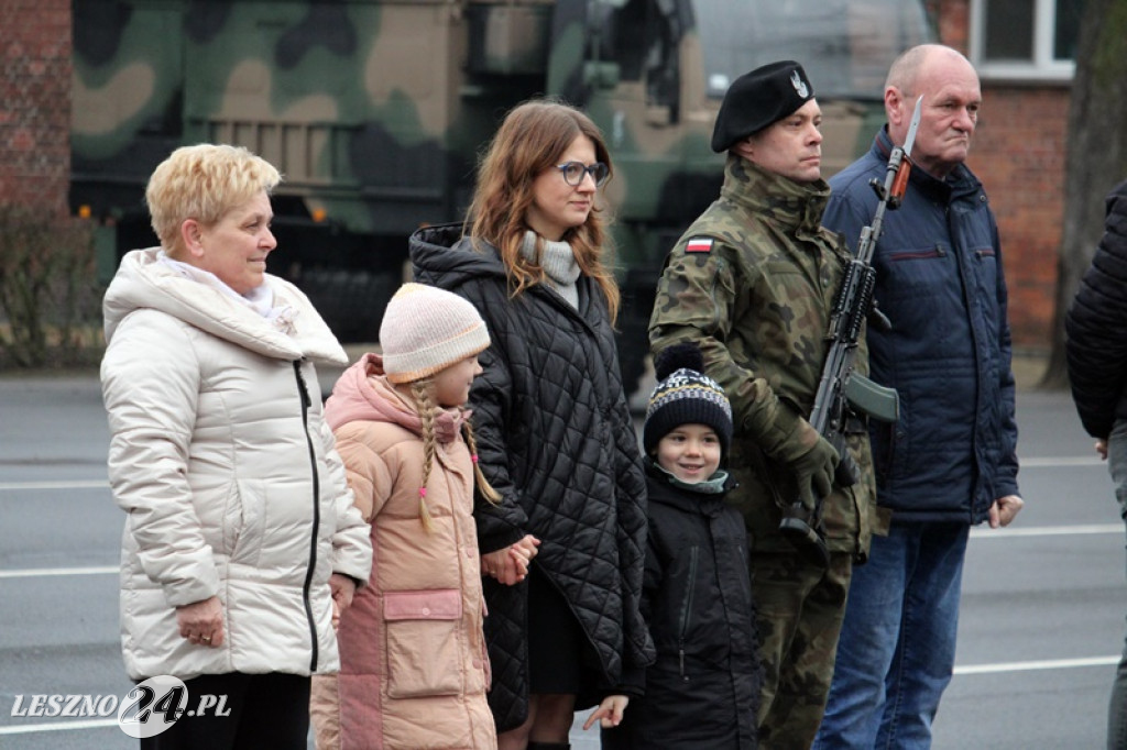 Przysięga żołnierzy dobrowolnej służby w Lesznie