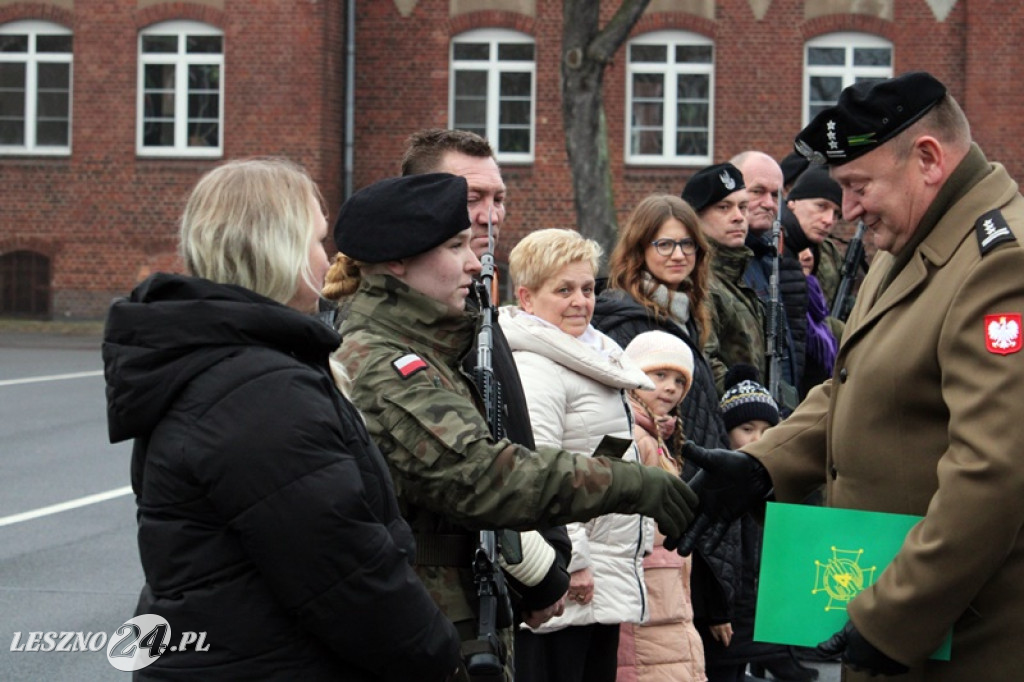 Przysięga żołnierzy dobrowolnej służby w Lesznie