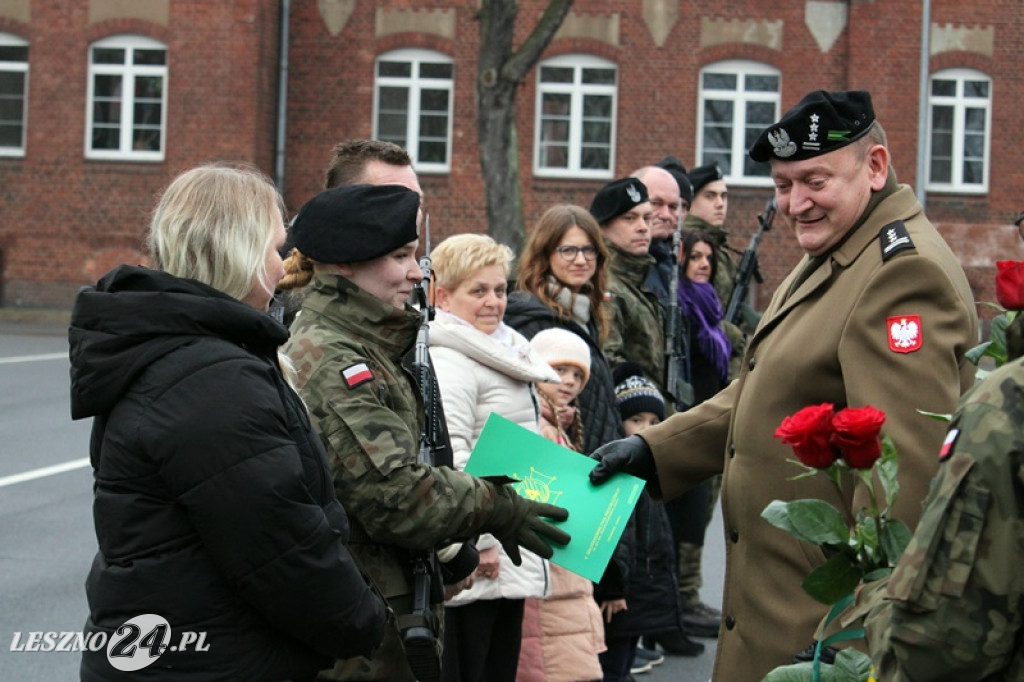Przysięga żołnierzy dobrowolnej służby w Lesznie