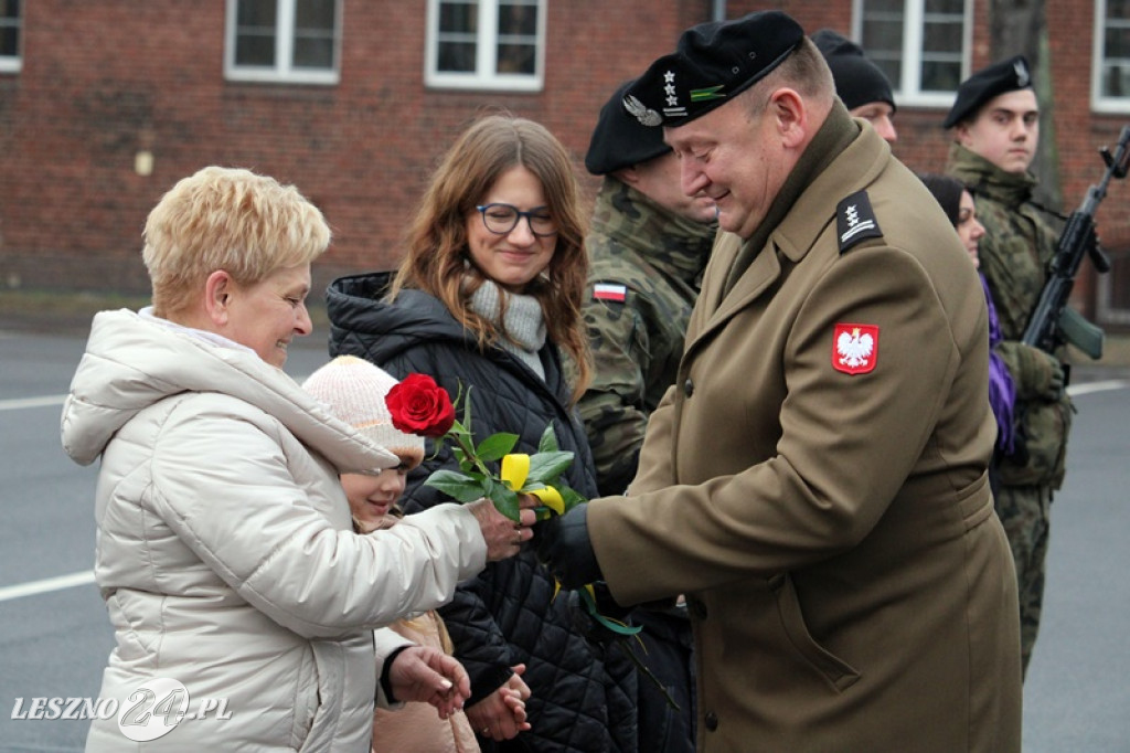 Przysięga żołnierzy dobrowolnej służby w Lesznie