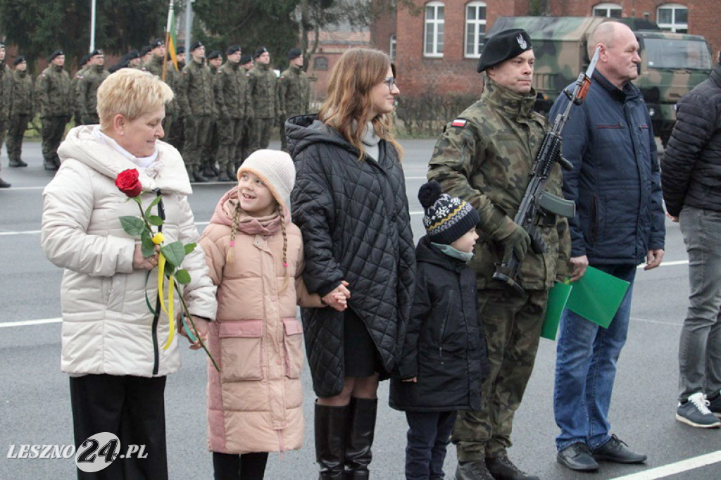 Przysięga żołnierzy dobrowolnej służby w Lesznie