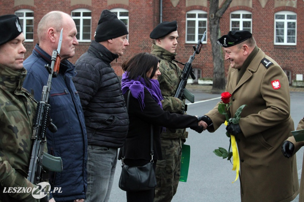 Przysięga żołnierzy dobrowolnej służby w Lesznie
