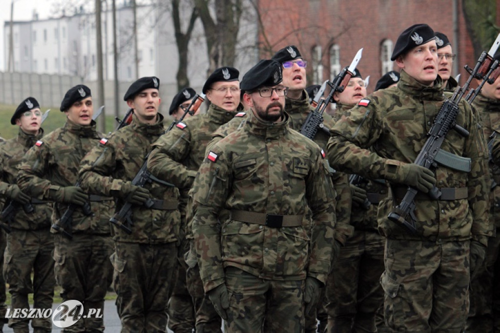 Przysięga żołnierzy dobrowolnej służby w Lesznie