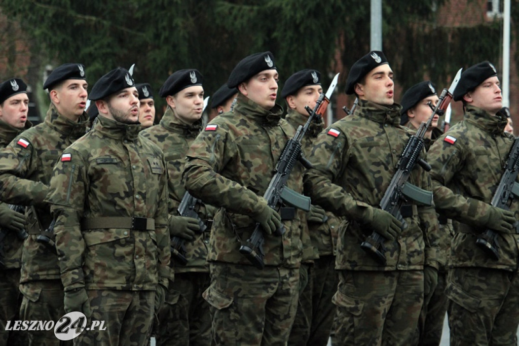 Przysięga żołnierzy dobrowolnej służby w Lesznie