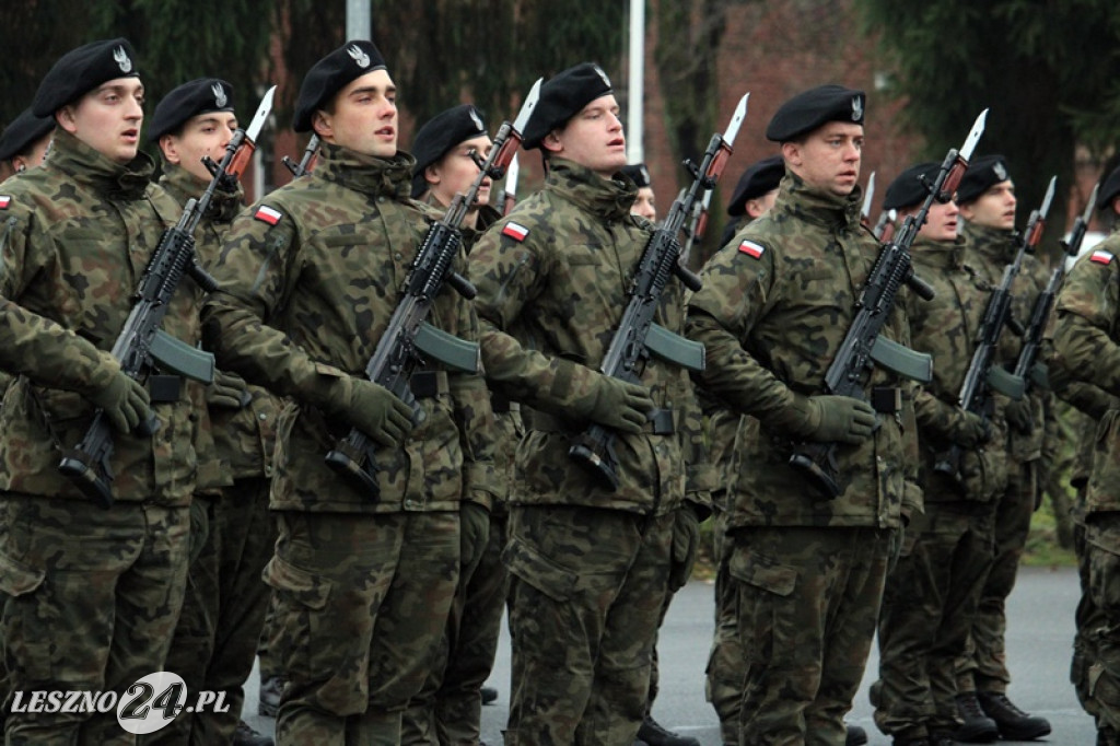 Przysięga żołnierzy dobrowolnej służby w Lesznie