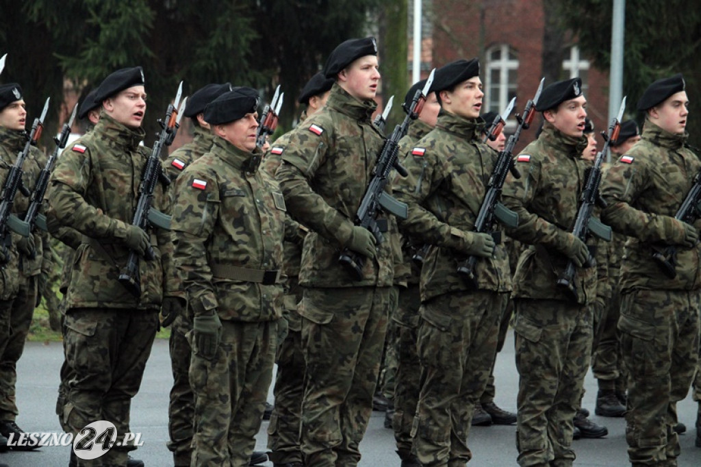 Przysięga żołnierzy dobrowolnej służby w Lesznie