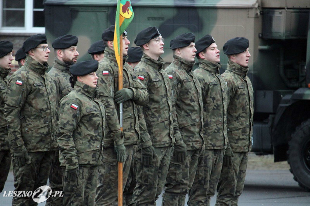 Przysięga żołnierzy dobrowolnej służby w Lesznie