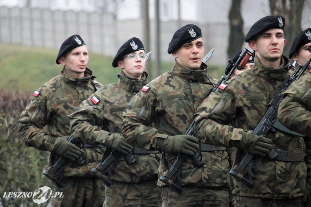 Przysięga żołnierzy dobrowolnej służby w Lesznie