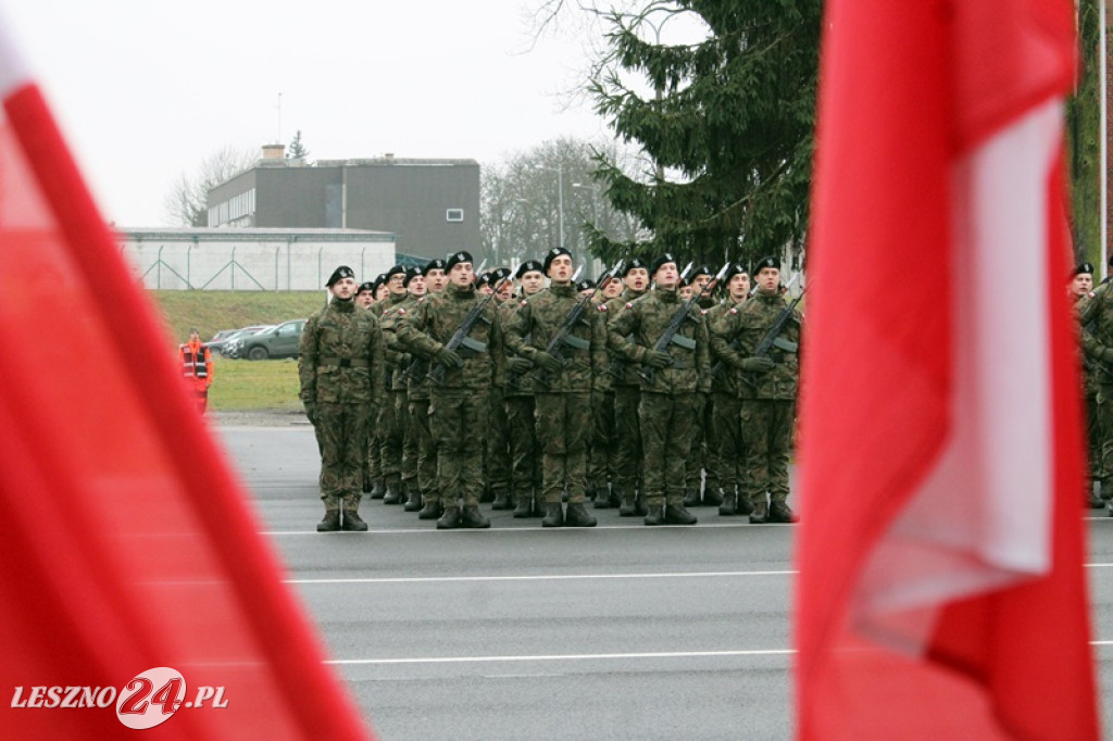 Przysięga żołnierzy dobrowolnej służby w Lesznie