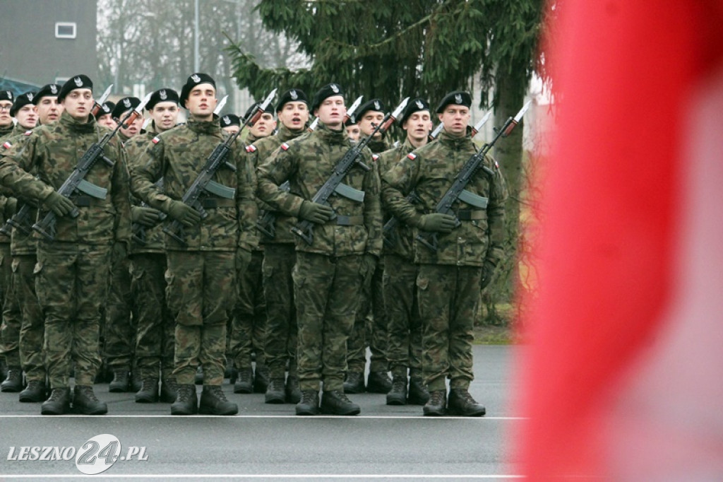 Przysięga żołnierzy dobrowolnej służby w Lesznie