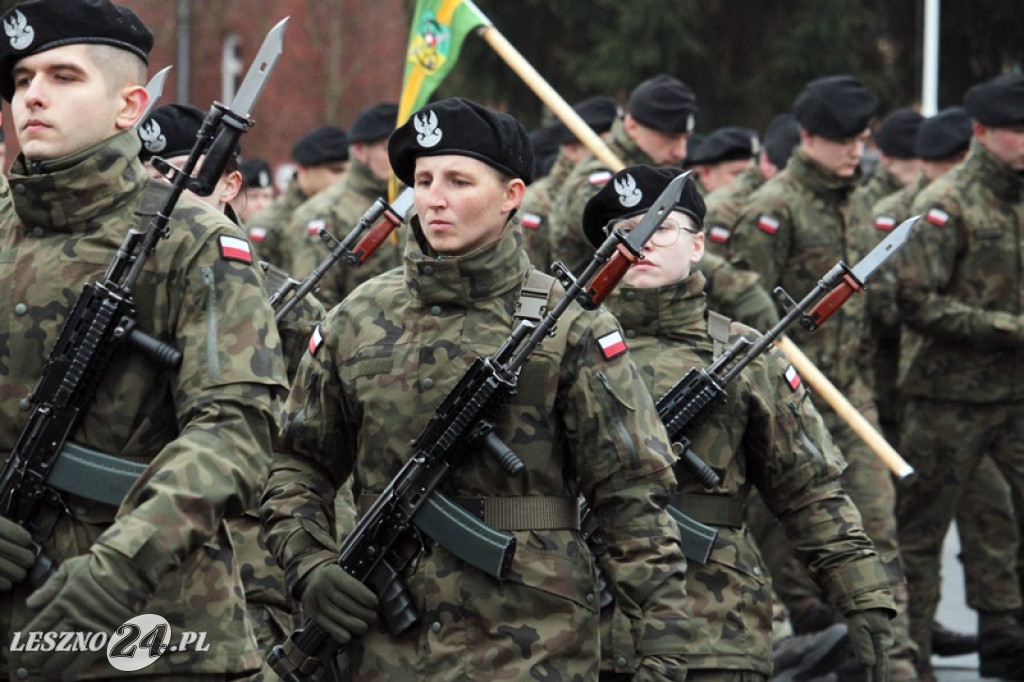 Przysięga żołnierzy dobrowolnej służby w Lesznie