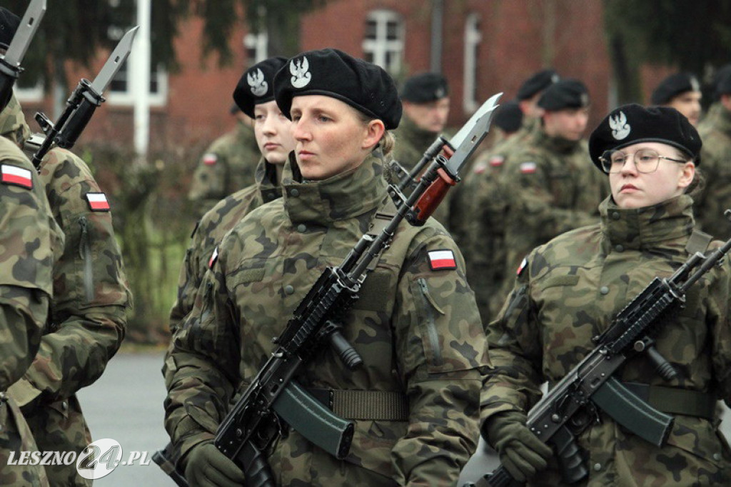 Przysięga żołnierzy dobrowolnej służby w Lesznie