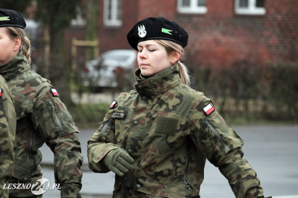 Przysięga żołnierzy dobrowolnej służby w Lesznie