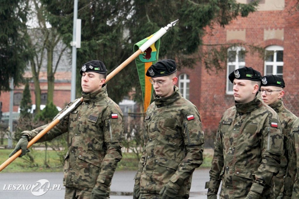 Przysięga żołnierzy dobrowolnej służby w Lesznie