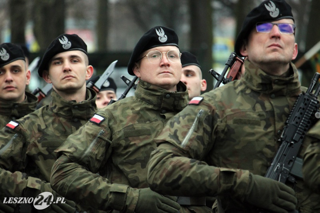 Przysięga żołnierzy dobrowolnej służby w Lesznie