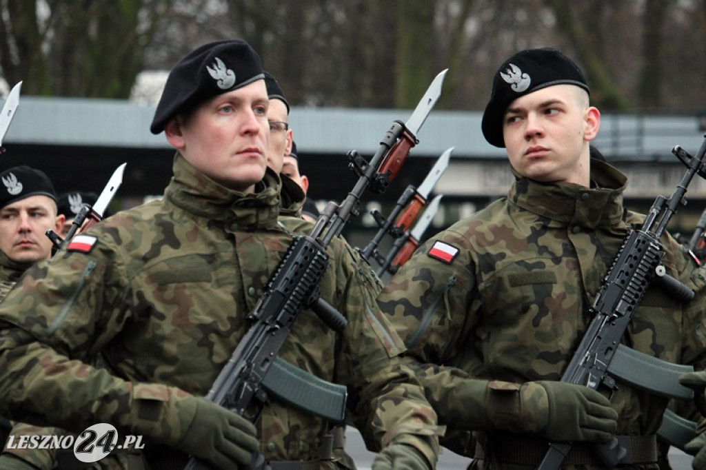 Przysięga żołnierzy dobrowolnej służby w Lesznie