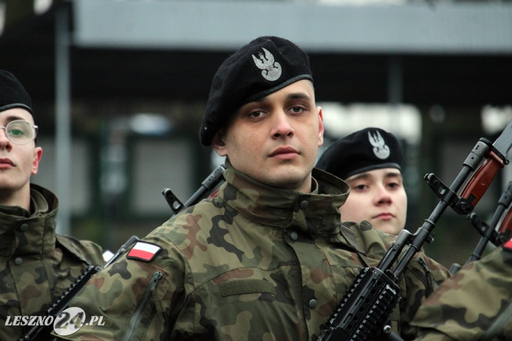 Przysięga żołnierzy dobrowolnej służby w Lesznie